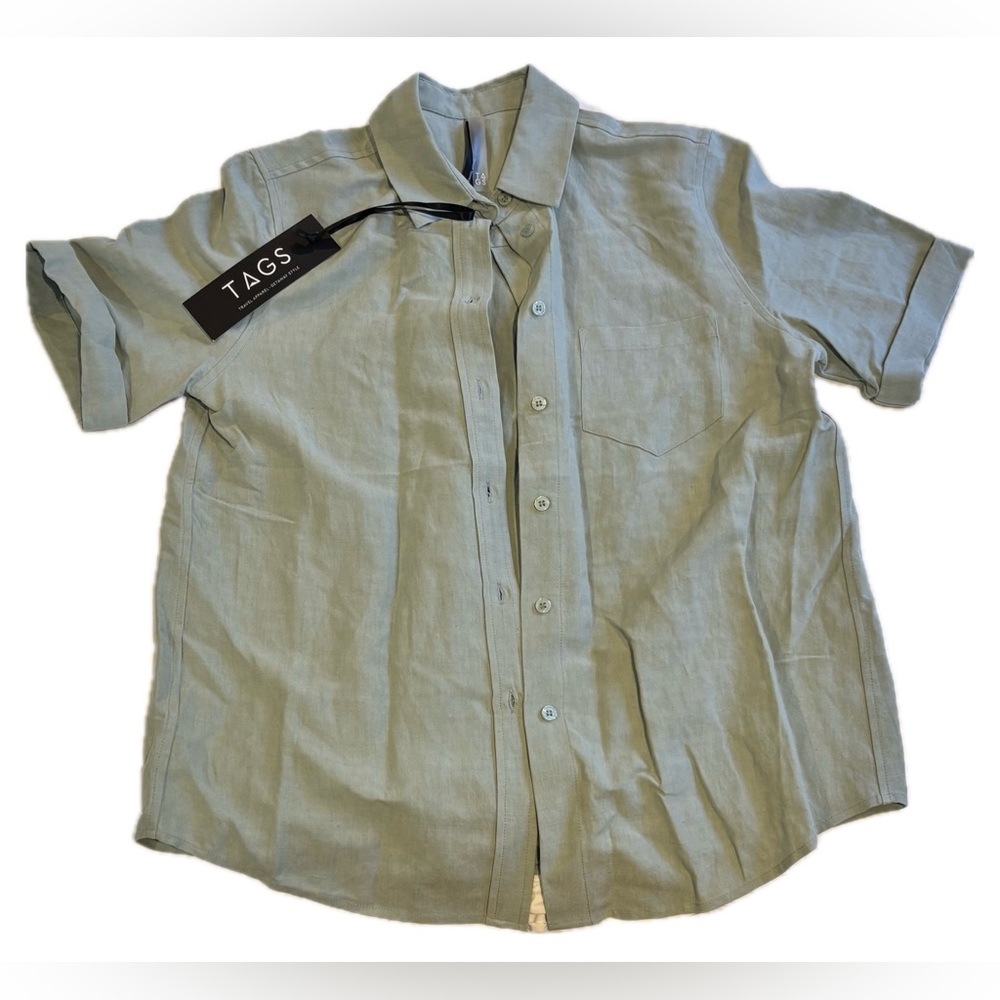 TAG’s Mens Button Down Shirt Size Small Mint Green. Made for Casual Comfort.